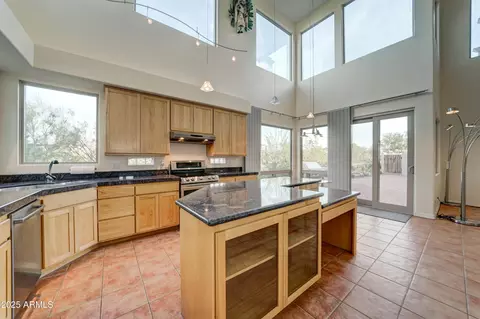 Kitchen - 132 E Kaniksu St, Apache Junction, AZ 85119 photo 2 of 5