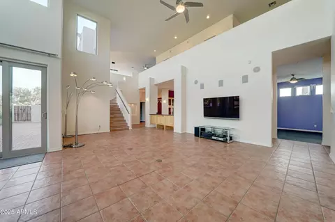 Living - 132 E Kaniksu St, Apache Junction, AZ 85119 photo 4 of 9