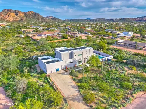 View/Area - 132 E Kaniksu St, Apache Junction, AZ 85119 photo 2 of 6