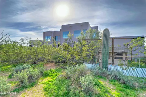 Exterior - 132 E Kaniksu St, Apache Junction, AZ 85119 photo 6 of 9