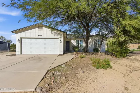 42805 N 7th St, New River, AZ 85087