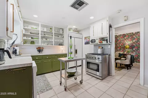 Kitchen - 2343 Earll Dr, Phoenix, AZ 85016 photo 6 of 7