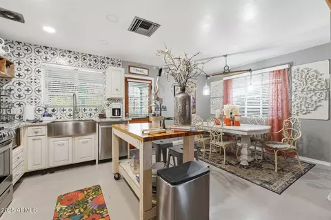 Kitchen - 2343 Earll Dr, Phoenix, AZ 85016 photo 1 of 7