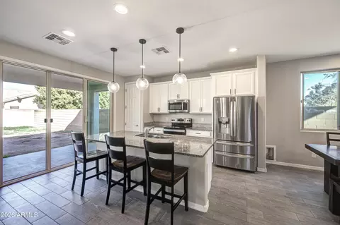 Kitchen - 782 E Betsy Ln, Gilbert, AZ 85296 photo 3 of 4