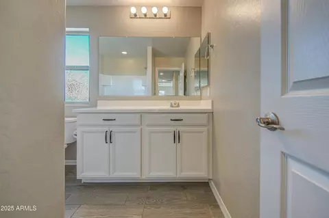 Bath - 782 E Betsy Ln, Gilbert, AZ 85296 photo 3 of 7