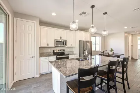 Kitchen - 782 E Betsy Ln, Gilbert, AZ 85296 photo 2 of 4
