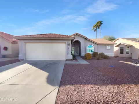6934 S Oakmont Dr, Chandler, AZ 85249