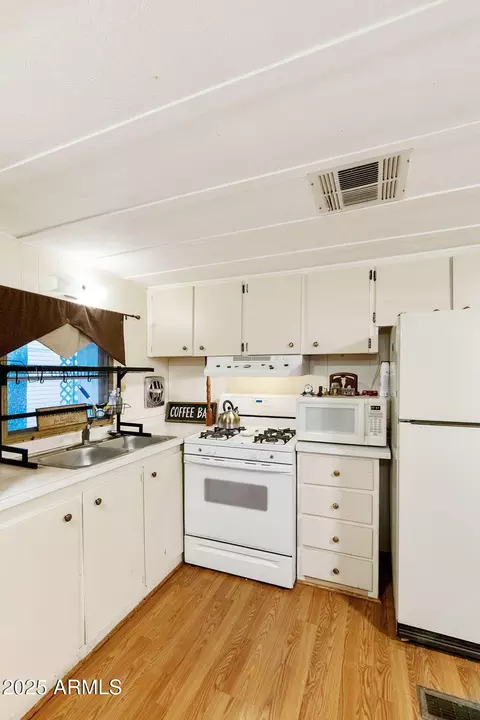 11100 E Apache Trl, Apache Junction, AZ 85120 photo 5