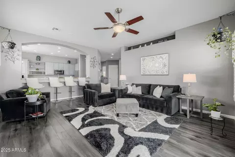 Living - 6816 S Pinehurst Dr, Gilbert, AZ 85298 photo 2 of 4