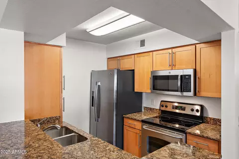 2025 E Campbell Ave #309, Phoenix, AZ 85016
