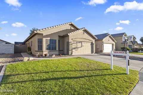 8916 W Cherry Hills Dr, Peoria, AZ 85345