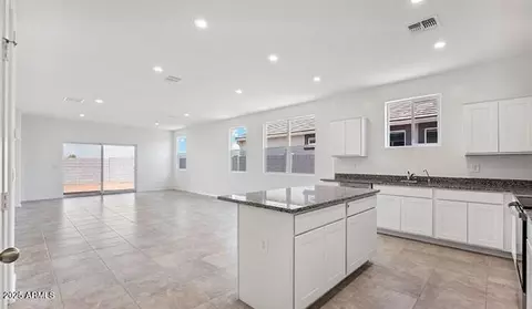 1574 N Comiskey Dr, Florence, AZ 85132 photo 2