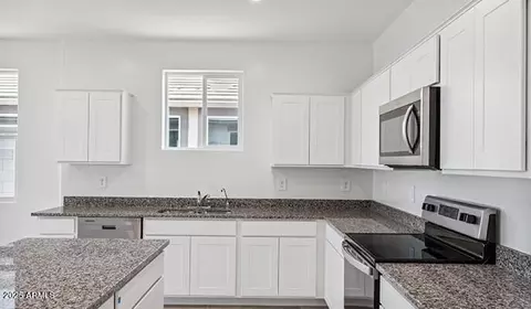 1574 N Comiskey Dr, Florence, AZ 85132 photo 3