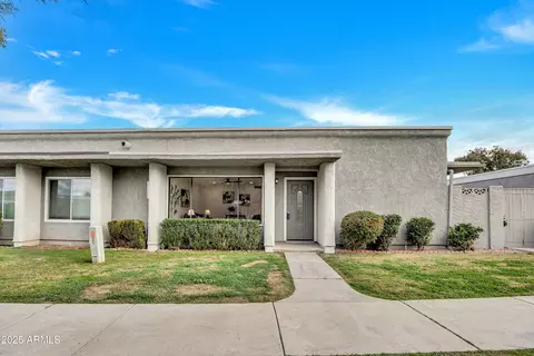 5009 W New World Dr, Glendale, AZ 85302