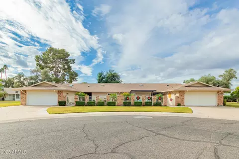 9871 W Country Club Ct, Sun City, AZ 85373
