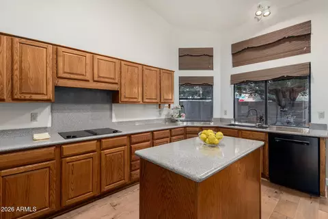 Kitchen - 920 W Iris Dr, Gilbert, AZ 85233 photo 4 of 4