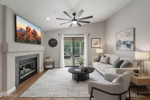 2105 E Robin Ln, Phoenix, AZ 85024 photo 3