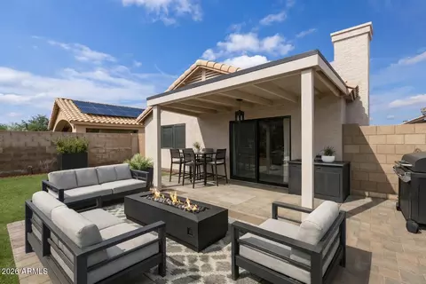 2105 E Robin Ln, Phoenix, AZ 85024 photo 10