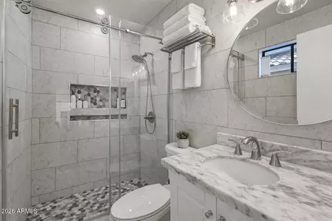2105 E Robin Ln, Phoenix, AZ 85024 photo 6