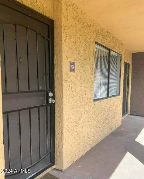 3535 W Tierra Buena Ln #258, Phoenix, AZ 85053