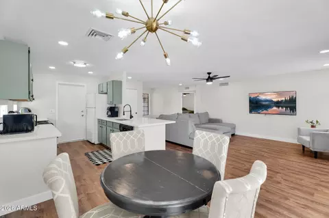 Dining - 1639 E Aire Libre Ave, Phoenix, AZ 85022 photo 1 of 2