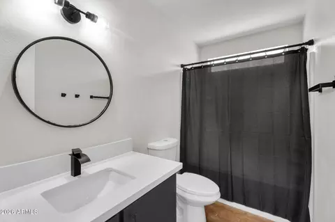 Bath - 1639 E Aire Libre Ave, Phoenix, AZ 85022 photo 1 of 2