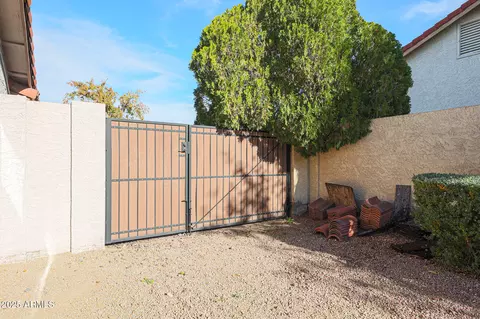 Exterior - 2101 E Redfield Rd, Phoenix, AZ 85022 photo 10 of 10