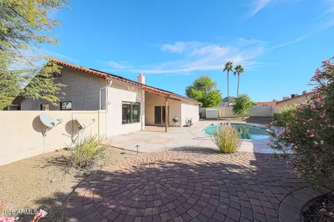 Exterior - 2101 E Redfield Rd, Phoenix, AZ 85022 photo 6 of 10