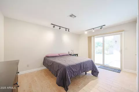 Bedroom - 2101 E Redfield Rd, Phoenix, AZ 85022 photo 4 of 9