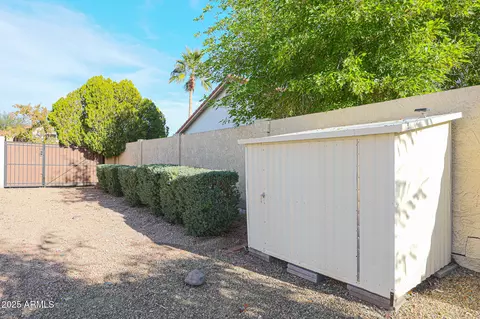Exterior - 2101 E Redfield Rd, Phoenix, AZ 85022 photo 9 of 10