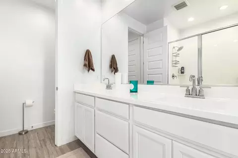 Bath - 2953 E Mohave Ln, Apache Junction, AZ 85119 photo 1 of 3