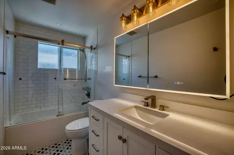 Bath - 4120 E Campbell Ave, Phoenix, AZ 85018 photo 1 of 2