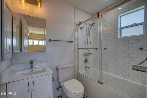 Bath - 4120 E Campbell Ave, Phoenix, AZ 85018 photo 2 of 2