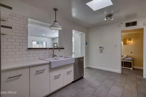 Kitchen - 4120 E Campbell Ave, Phoenix, AZ 85018 photo 3 of 3