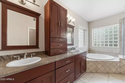 Bath - 310 S Granite Ct, Gilbert, AZ 85296 photo 1 of 4
