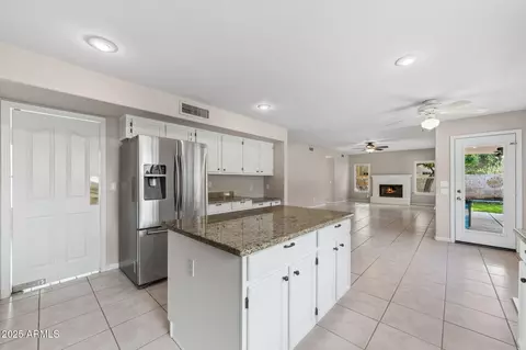 Kitchen - 310 S Granite Ct, Gilbert, AZ 85296 photo 2 of 2