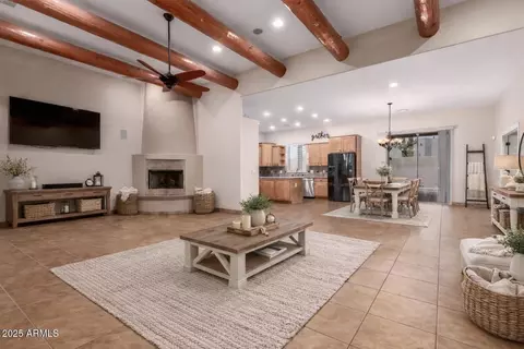 44807 N 12th St, New River, AZ 85087
