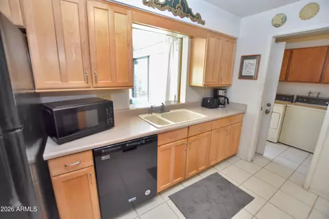 Kitchen - 4927 E Crescent Ave, Mesa, AZ 85206 photo 2 of 6
