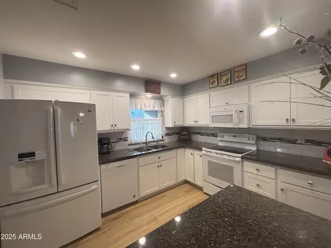 Kitchen - 4636 Elena Ave, Mesa, AZ 85206 photo 6 of 7