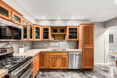 Kitchen - 2301 E Marilyn Rd, Phoenix, AZ 85022 photo 4 of 4