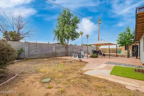 Exterior - 2301 E Marilyn Rd, Phoenix, AZ 85022 photo 2 of 7