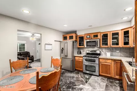 Kitchen - 2301 E Marilyn Rd, Phoenix, AZ 85022 photo 3 of 4