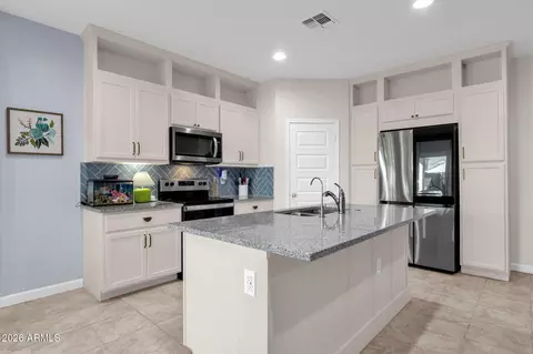 Kitchen - 2532 W Shanley Ave, Apache Junction, AZ 85120 photo 1 of 5
