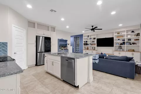 Kitchen - 2532 W Shanley Ave, Apache Junction, AZ 85120 photo 3 of 5