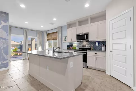 Kitchen - 2532 W Shanley Ave, Apache Junction, AZ 85120 photo 2 of 5
