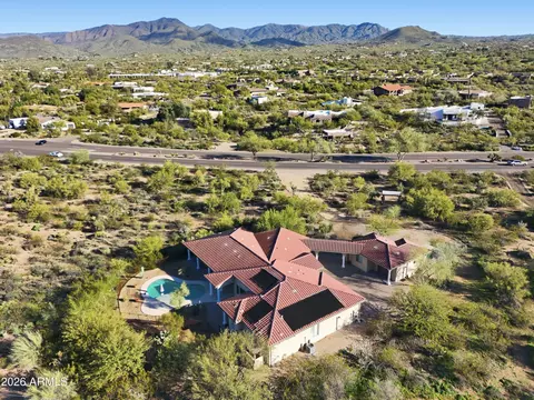 7917 E Cave Creek Rd, Carefree, AZ 85377
