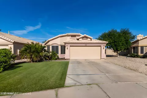 Exterior - 106 W Smoke Tree Rd, Gilbert, AZ 85233 photo 2 of 4