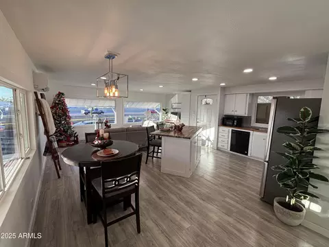 305 S Val Vista Dr S #94, Mesa, AZ 85204