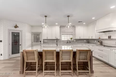 Kitchen - 2552 E Ridgewood Ln, Gilbert, AZ 85298 photo 2 of 5