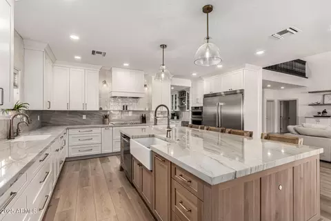 Kitchen - 2552 E Ridgewood Ln, Gilbert, AZ 85298 photo 3 of 5
